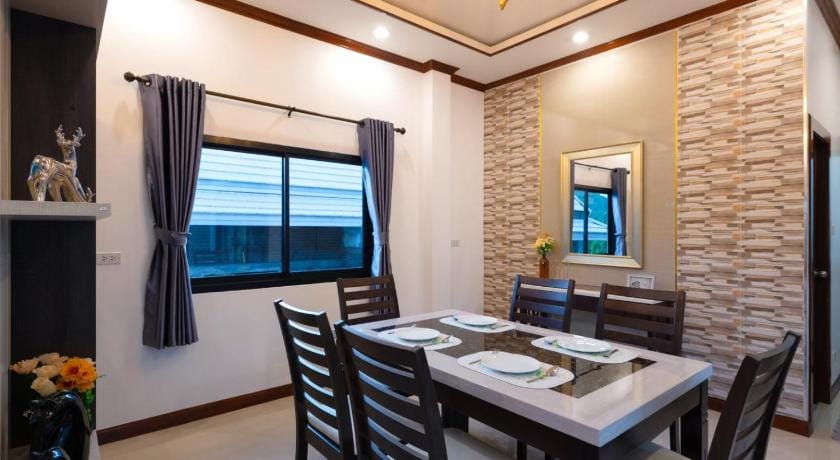 Thongsuk Pool Villa Pranburi Hotel in Hua Hin District