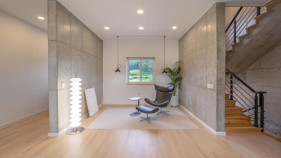 Chuncheon Staysaint21 Poolvilla Bed and Breakfast in Gyeonggi-do