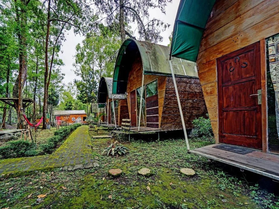 OYO 90474 Caravan Camp Hotel in Batu