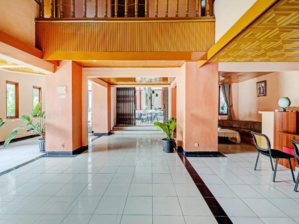 Collection O 90475 My Grand Hotel in Cisarua