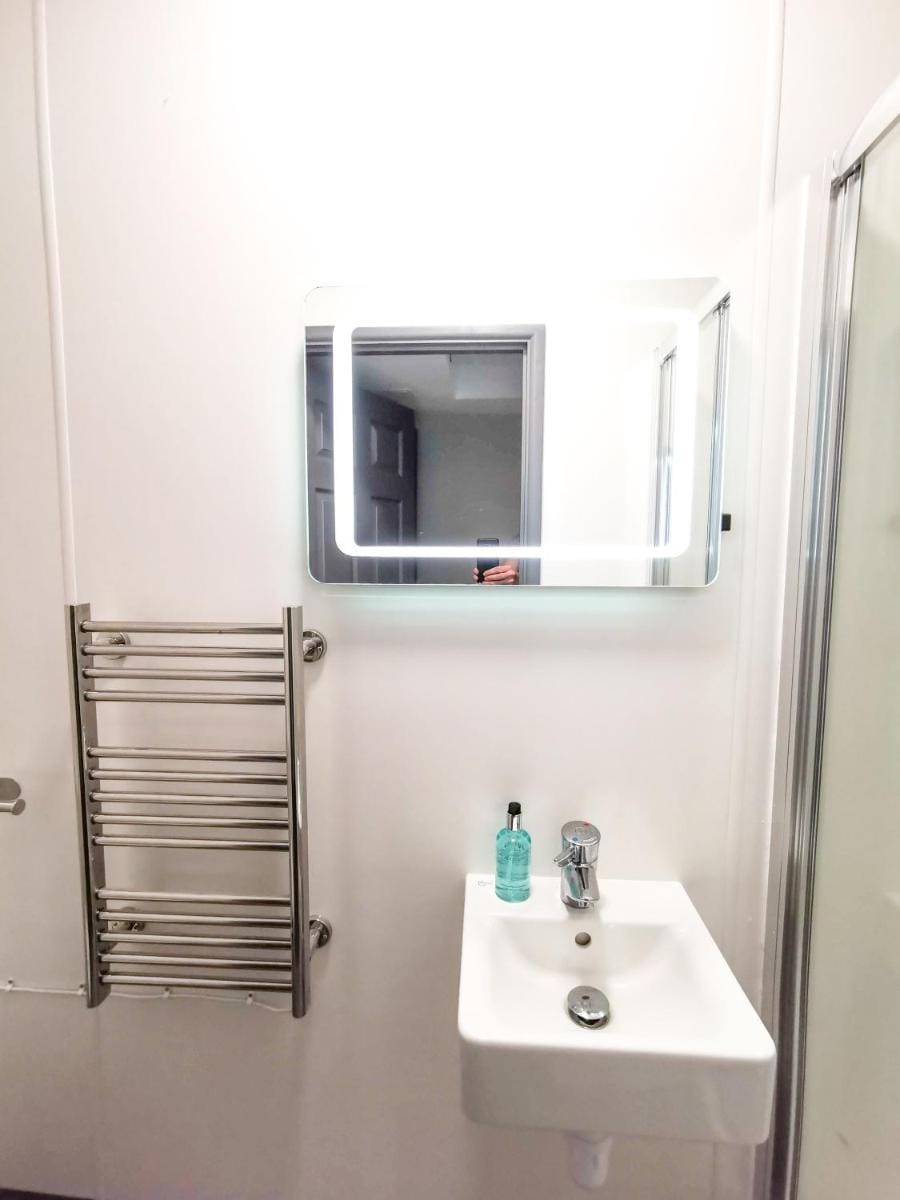 Cwtsh Hostel Central Swansea, Social & Modern, Near Train Station Hostel in Swansea