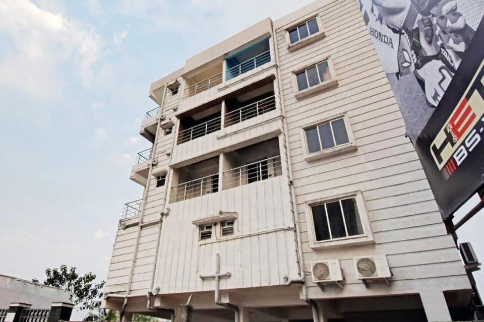 Goroomgo Royal Galaxy Newtown Kolkata Hotel in Kolkata