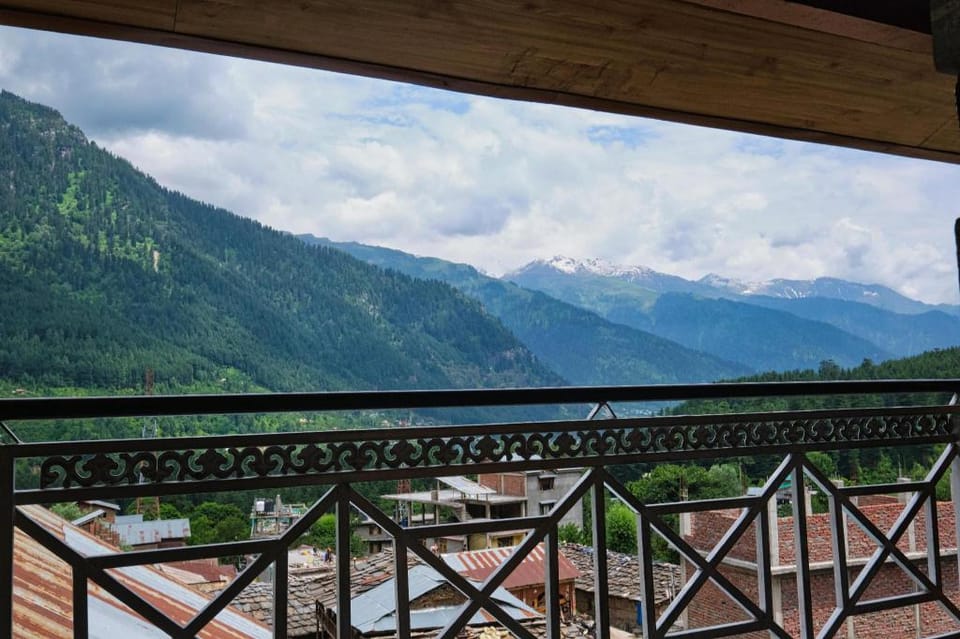 Voyageur Nest Hostel in Manali