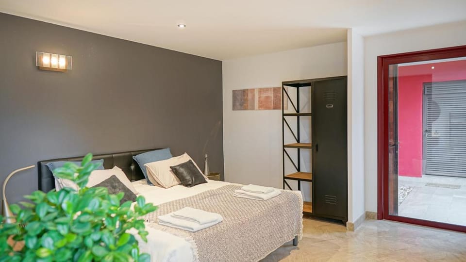 VILLA MAGNOLIA Bed and Breakfast in Montpellier