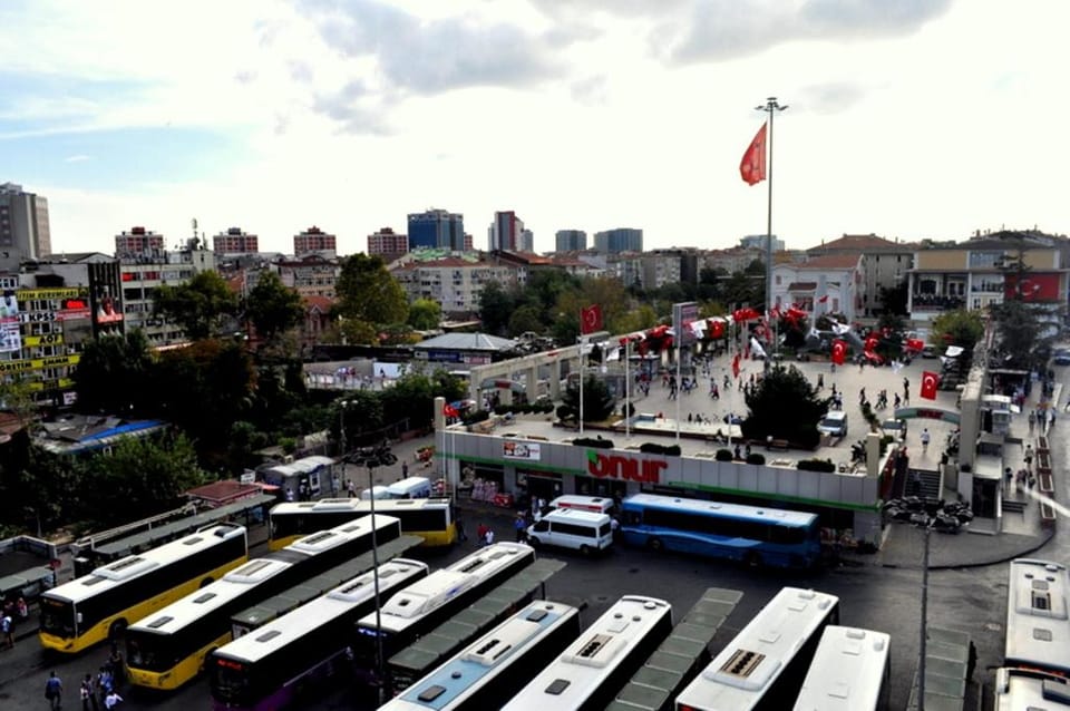 ONLY WOMEN! DOUBLE ROOM. PRIVT BATHROOM. FREE WIFI Apartment in Istanbul