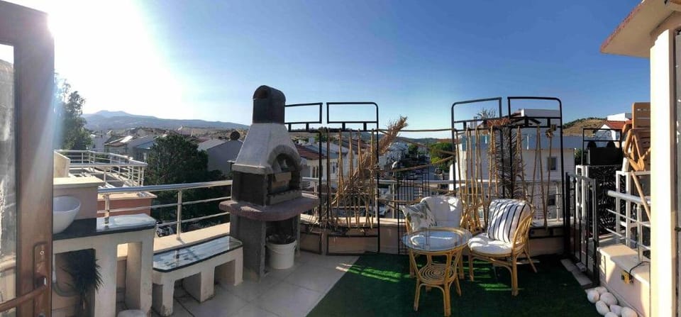 Seafront penthouse with jacuzzi and private cinema Vacation rental in İzmir Province