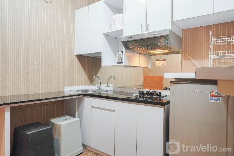 Comfortable 1BR Nifarro Park Apartment By Travelio Apartment in South Jakarta City