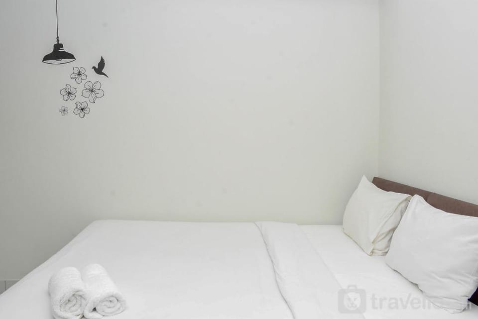 Cozy and Comfy Studio at Amethyst By Travelio Apartment in Jakarta