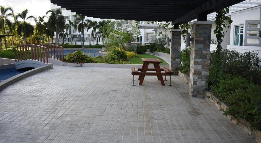 Fiber Speed WIFI with Pool Alabang Condominium  Apartment in Muntinlupa