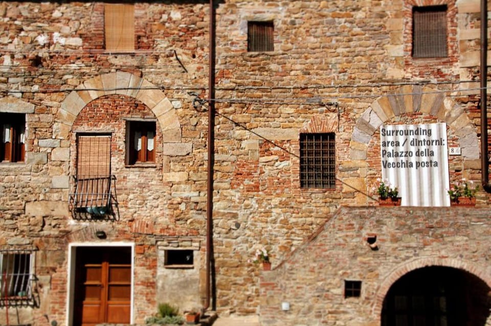 Living History-Palazzo Pretorio Homes-Brunelleschi Apartment in Tuscany