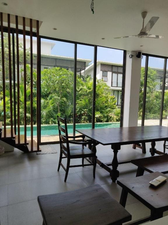 Sun Contemporary private pool villa in North Goa Villa in Candolim