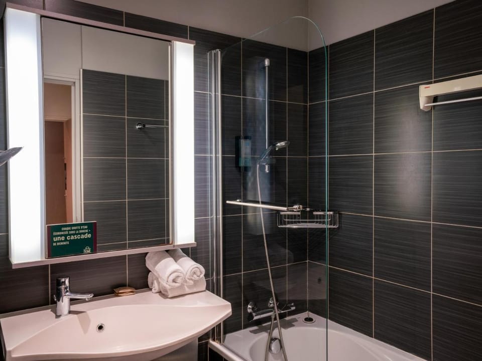 B&B HOME Caen Centre Gare Apartment hotel in Caen
