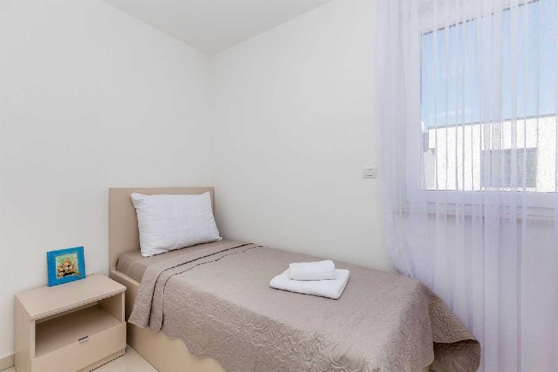Apartment LAGANINI 25001 Apartment in Primorje-Gorski Kotar County