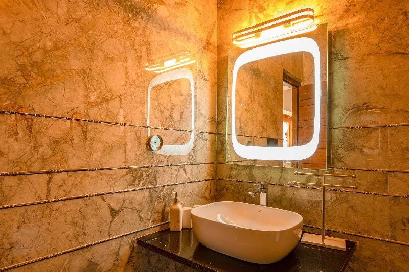 Golden bliss cottage by VEO - Part of StayVista Villa in Uttarakhand