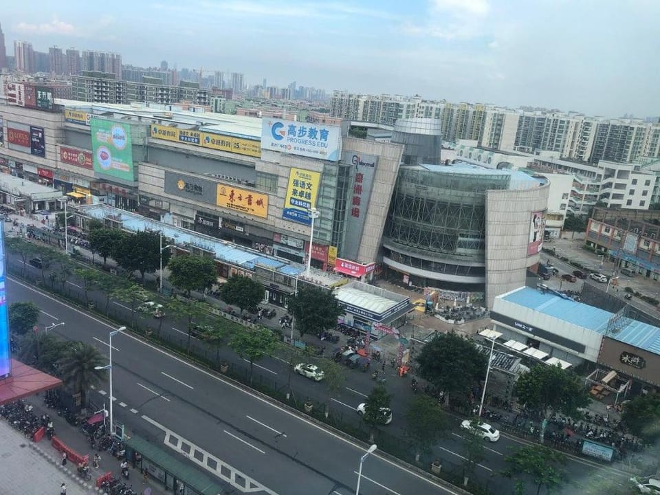 B【橙 逸】嘉洲广场/金铂天地商圈/北欧商务风/干净卫生/巨幕投影 Apartment in Guangzhou
