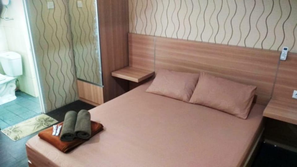 LOCAL Studio Room Queen Size at Apartment Jarrdin Apartment in Bandung