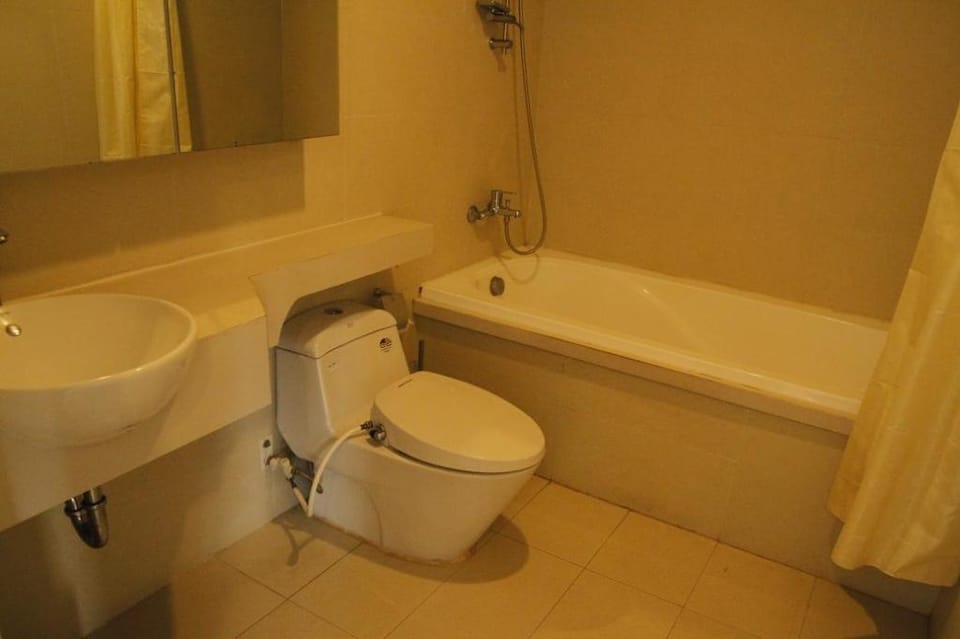 Pham Huy Thong Apartment in Hanoi