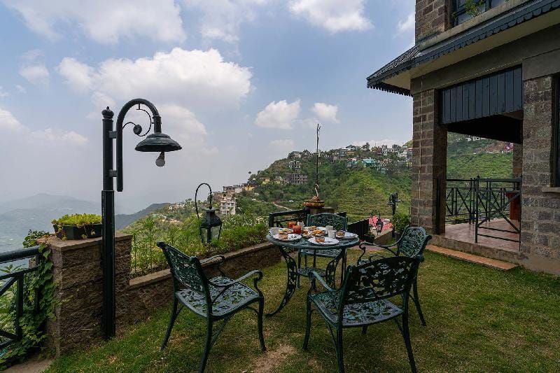 StayVista at Mysty View Villa in Himachal Pradesh
