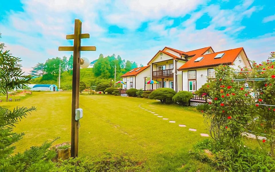 Anmyeondo Chingunae Pension Bed and Breakfast in South Korea