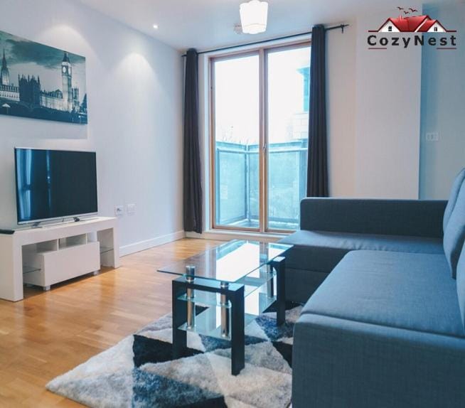 Deluxe, Central Self Contained Flat by CozyNest Apartment in Reading