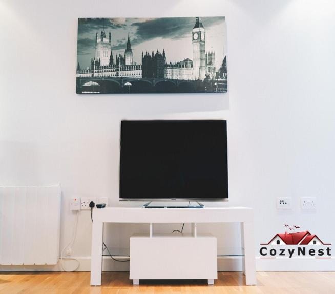 Deluxe, Central Self Contained Flat by CozyNest Apartment in Reading