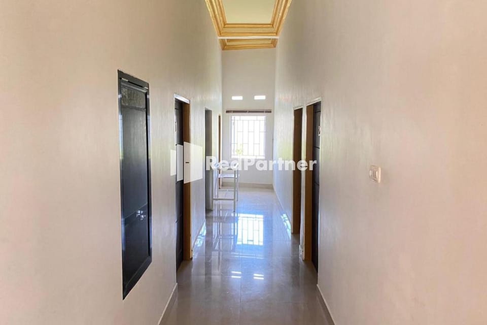 Homestay Syariah Callista Bantaeng Mitra RedDoorz Hotel in Indonesia
