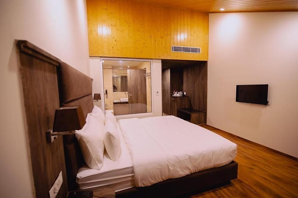 THE AZARA Hotel in India