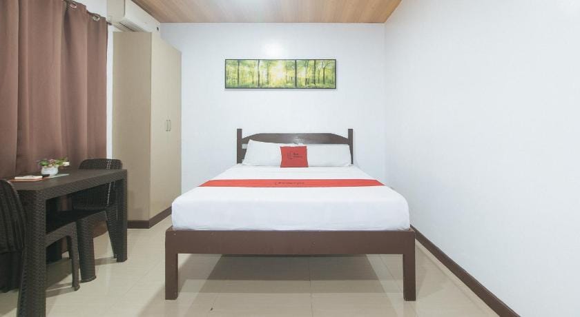 RedDoorz RJs Bldg near Lyceum Gen Trias Cavite Hotel in Calabarzon