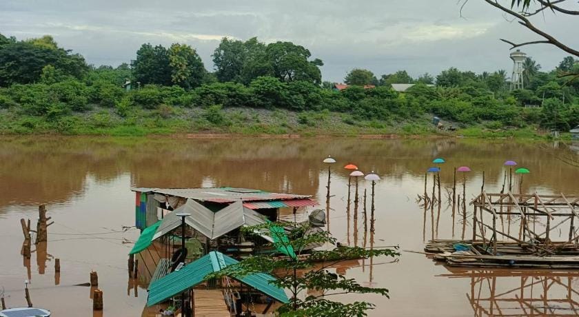 House by The River Nan Vacation rental in Laos