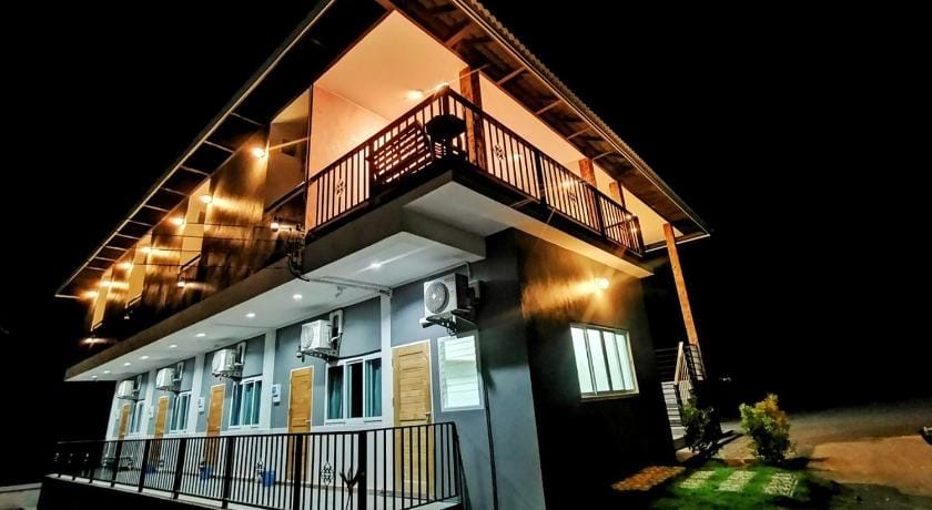 ลิตเติ้ล ฮิลล์ สัตหีบ รีสอร์ท ( Little Hill Sattahip Resort ) Hotel in Chon Buri Changwat