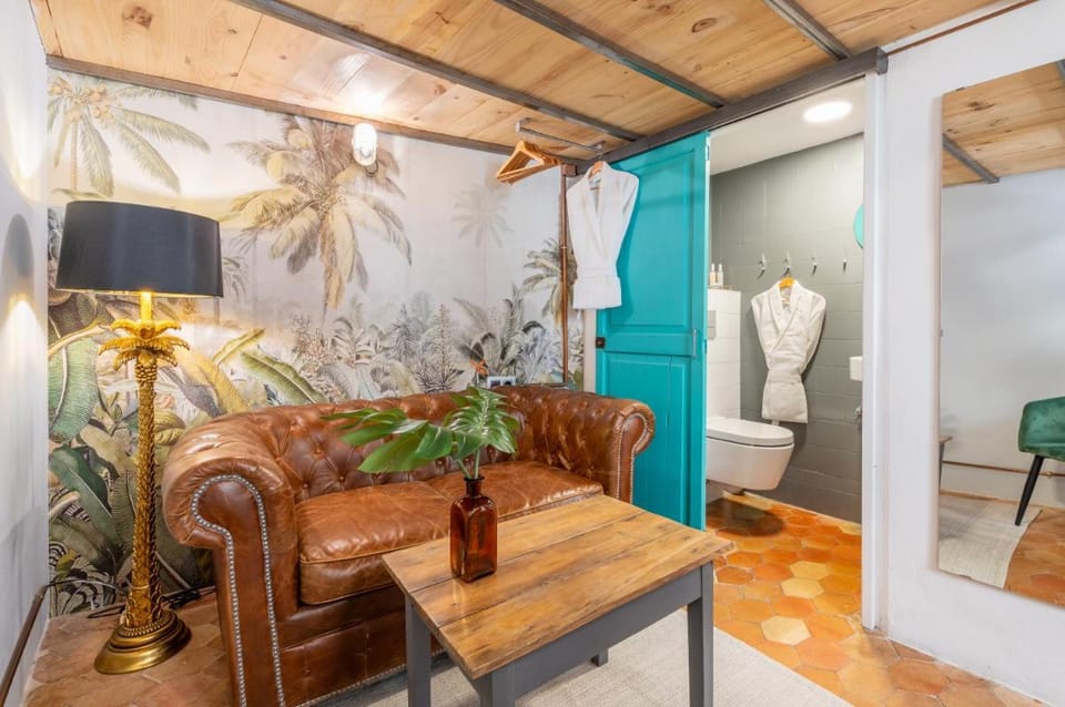 Dog Admiral - Urban Guest House Bed and Breakfast in Palma