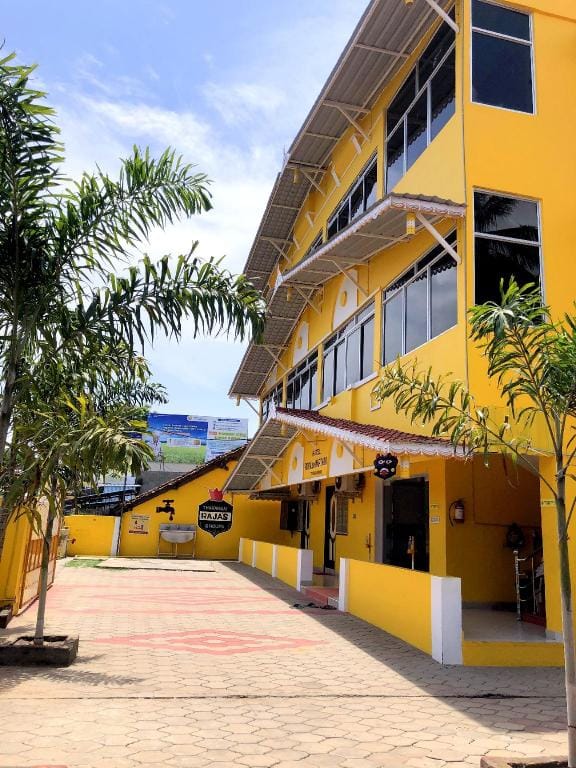 Royal Sri Amirthayoga Hotel in Tamil Nadu