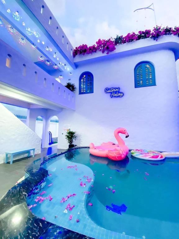 Biệt thự Santorini  (Santorini Hạ Long Villa) Villa in Laos
