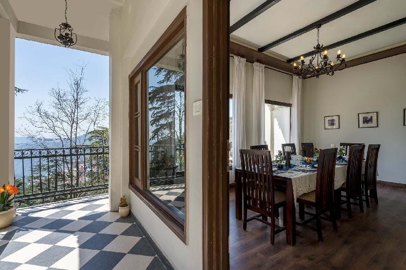 StayVista at Pine Estate with Outdoor Jacuzzi Villa in Shimla