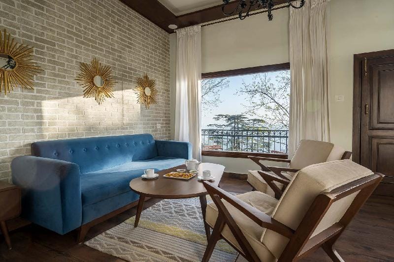 StayVista at Pine Estate with Outdoor Jacuzzi Villa in Shimla