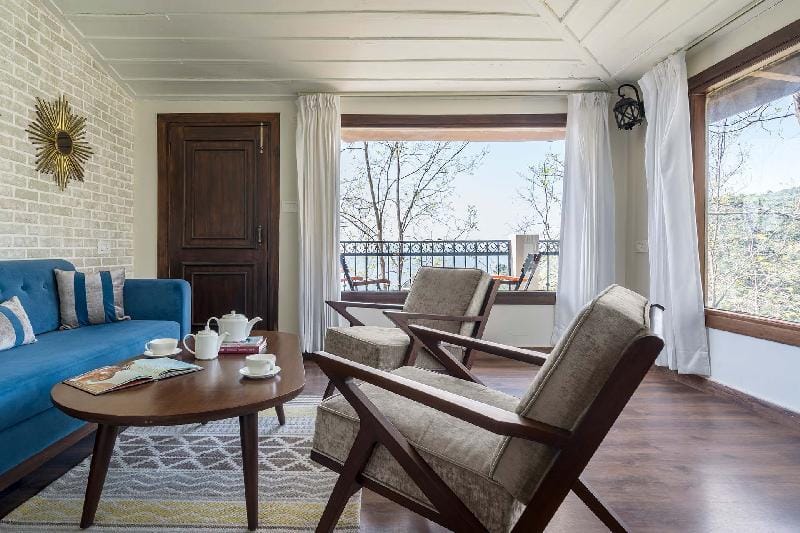 StayVista at Pine Estate with Outdoor Jacuzzi Villa in Shimla