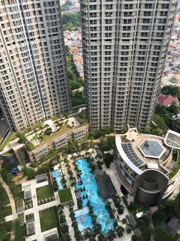 Cozy 1BR Taman Anggrek Residences, WIFI & Netflix Apartment in Jakarta