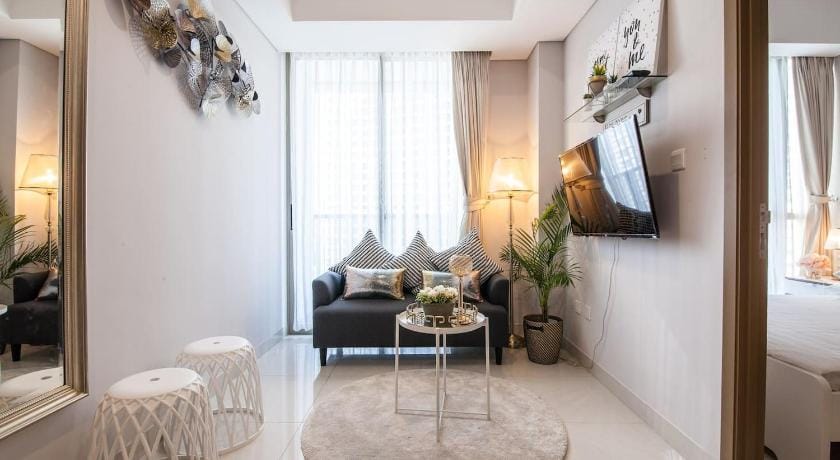 Cozy 1BR Taman Anggrek Residences, WIFI & Netflix Apartment in Jakarta