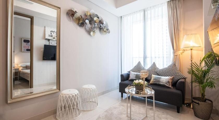 Cozy 1BR Taman Anggrek Residences, WIFI & Netflix Apartment in Jakarta
