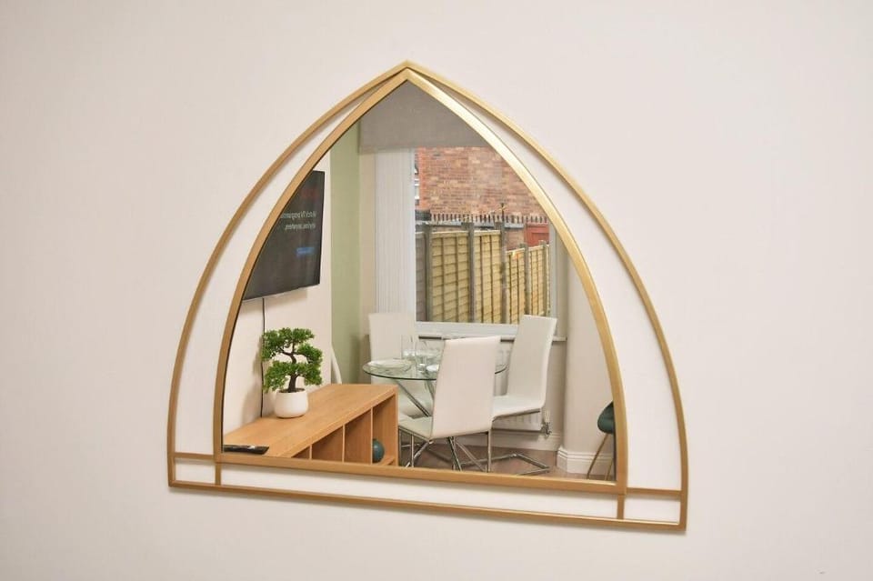 Somerville House | Beautiful Four Bedroom Home Vacation rental in Crewe