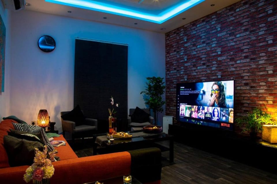 Relax/Enjoy Time w Manazil Alyasmin 2BR/3BA/Office Apartment in Riyadh