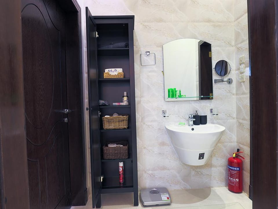 Relax/Enjoy Time w Manazil Alyasmin 2BR/3BA/Office Apartment in Riyadh