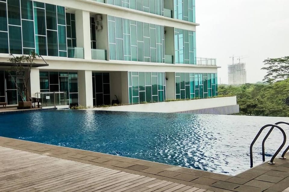 Lovely 3 Bedroom Serviced Apartment With Workspace Apartment in West Java