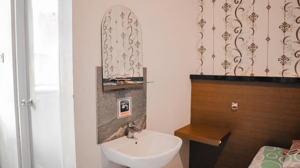 Oval Guest House Hotel in Indonesia