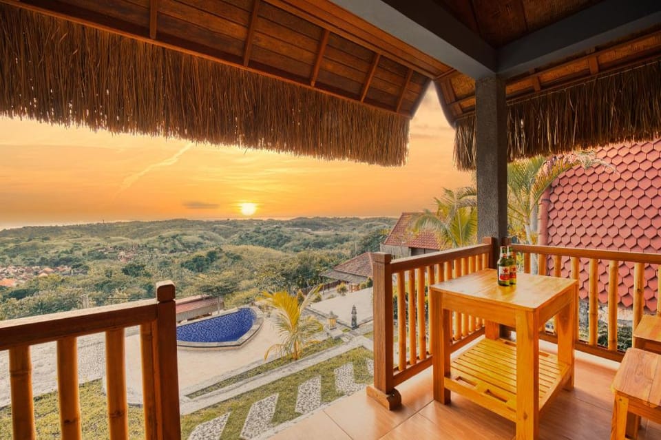 Sebuluh Sunset Hill Hotel in Nusapenida