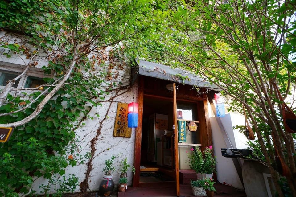 Jeonju Cheonnyeoneui Achim Hanok Pension Bed and Breakfast in South Korea