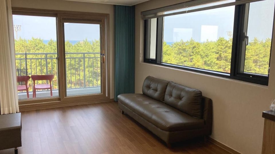 Sokcho Ocean Beach Bed and Breakfast in South Korea