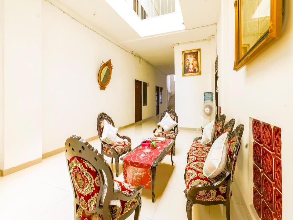 OYO 90595 Ferezsa Kost Syariah Hotel in Indonesia