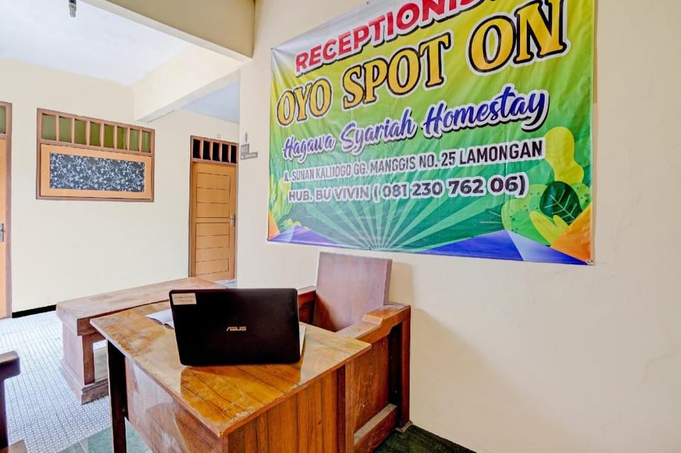 SPOT ON 90586 Hagawa Syariah Homestay Hotel in East Java