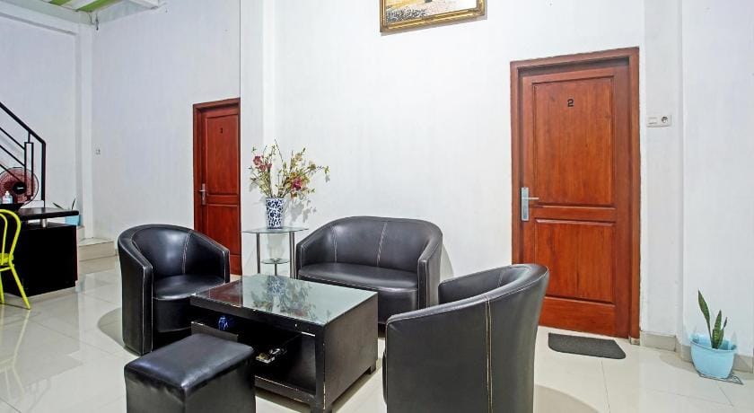 OYO Life 90587 Domen Homestay Syariah Hotel in Indonesia